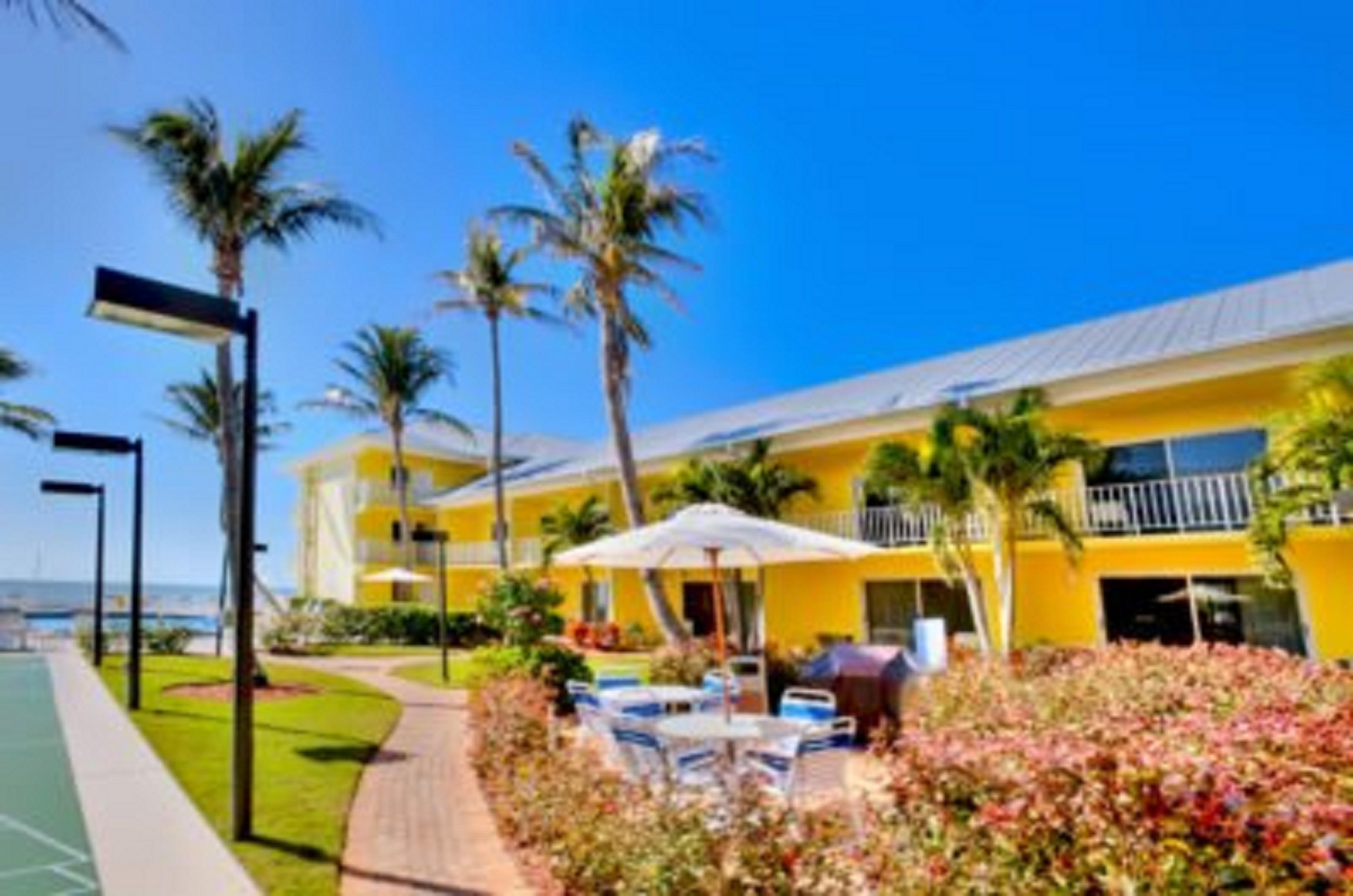 Sandpiper Gulf Resort Fort Myers Exterior photo